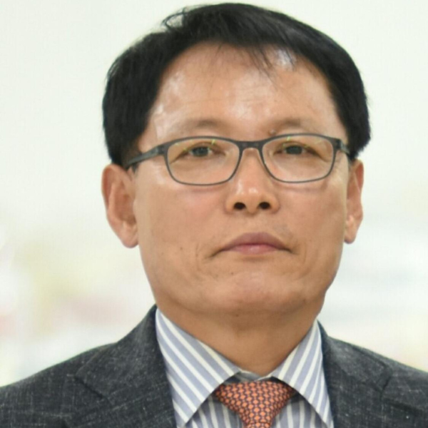 Mr. Han Yoon Seok